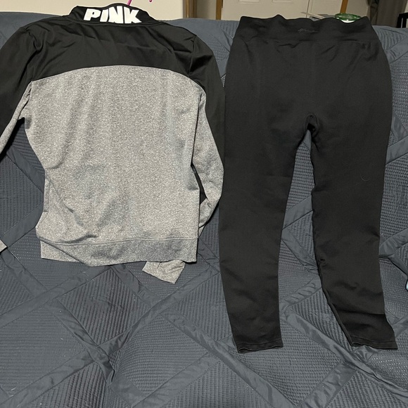 EUC CUTE VS PINK SET SIZE MEDIUM - Picture 2 of 7